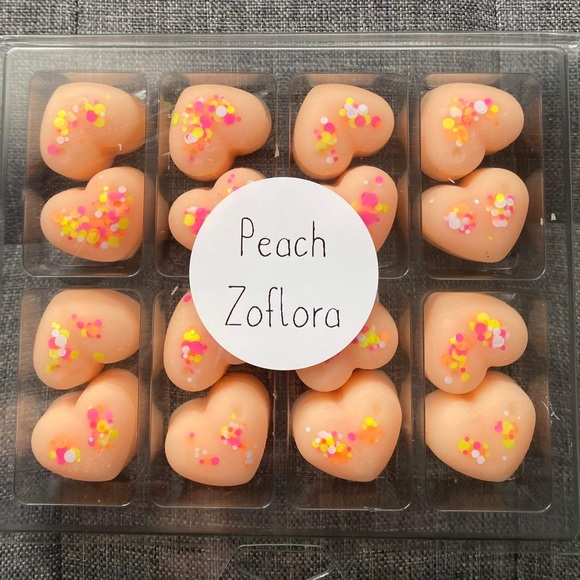 Kittyscentsandsoaps Accessories - 16 piece wax melt gift set, peach zoflora scent.